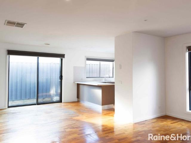 Charming 2 Bedroom Unit in Altona North