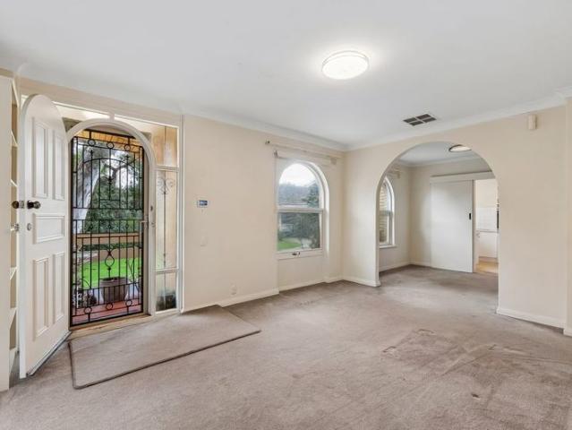 Charming 2 Bedroom Unit in Convenient Leabrook Location RENT NOW!