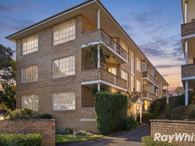 CHARMING 2 BEDROOM UNIT PRIME NORTH PARRAMATTA LOCATION