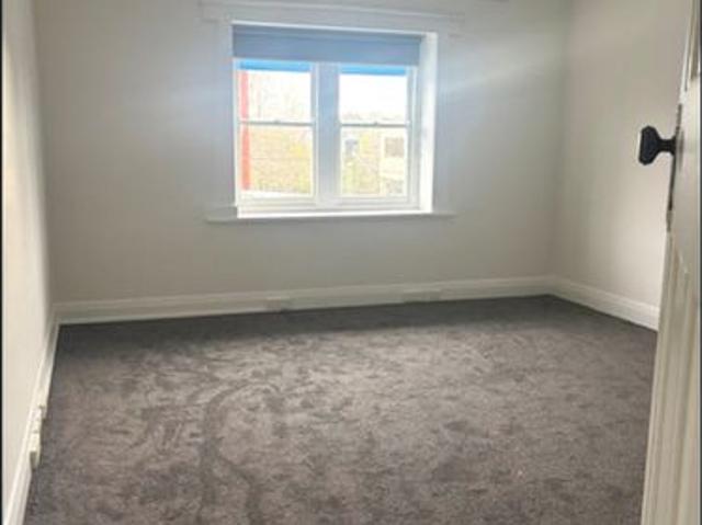 Charming 2 Bedroom Upstairs apartment above the shops in the Heart of Ashburton