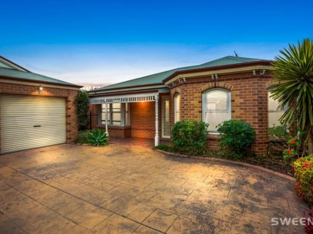 Charming 2 bedroom Villa!