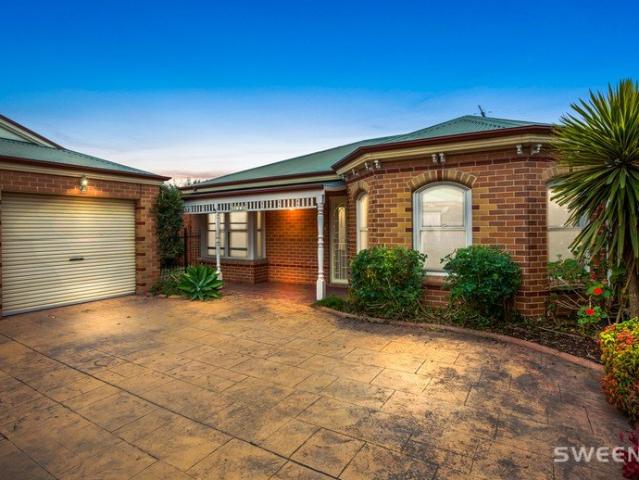 Charming 2 bedroom Villa!