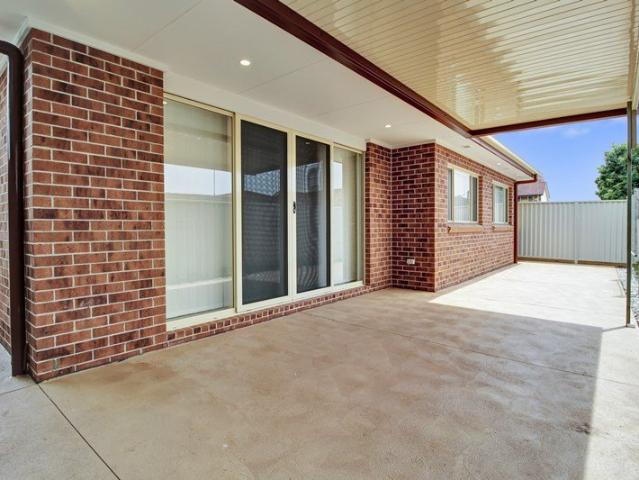 Charming 2 Bedroom Villa Offering Comfort, Style & Convenience!