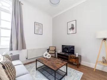 Charming 2 BR Middleton Road