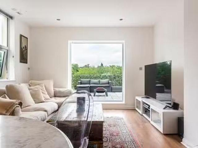 Rental! 2 BR Oak Avenue