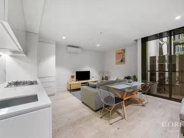 Cheap 2 BR G6/140 Dudley Street, West Melbourne, VIC 3003