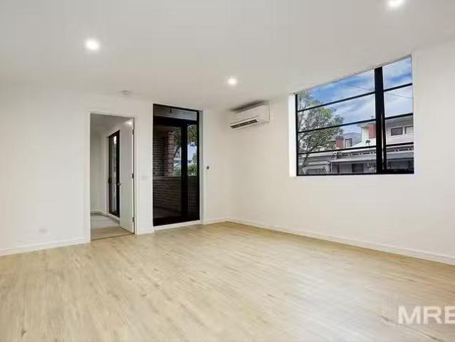 For Rent! 2 BR G03/7 Newry Street, Richmond, VIC 3121