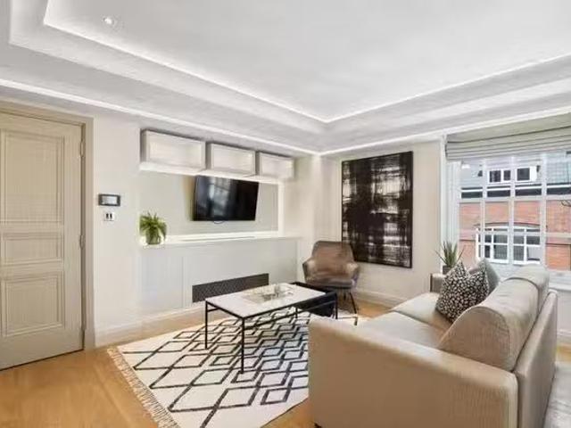 Deal! 2 BR Great Peter Street
