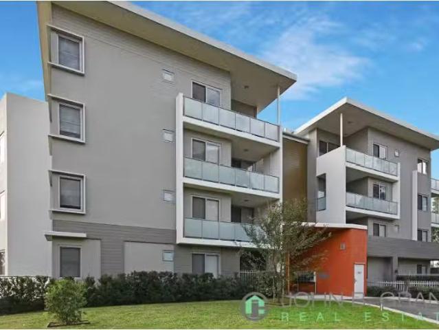 Unique 2 BR lot d 204/2 Rowe Drive, POTTS HILL Apartment for r.