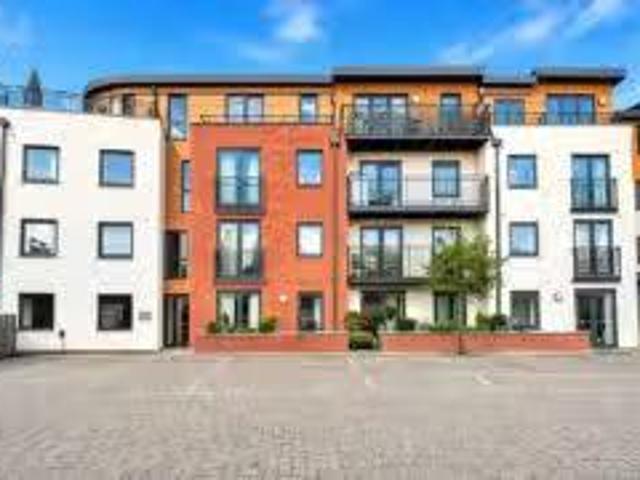 Charming 2 BR Property & Houses to Rent: Southern Road, Camber.