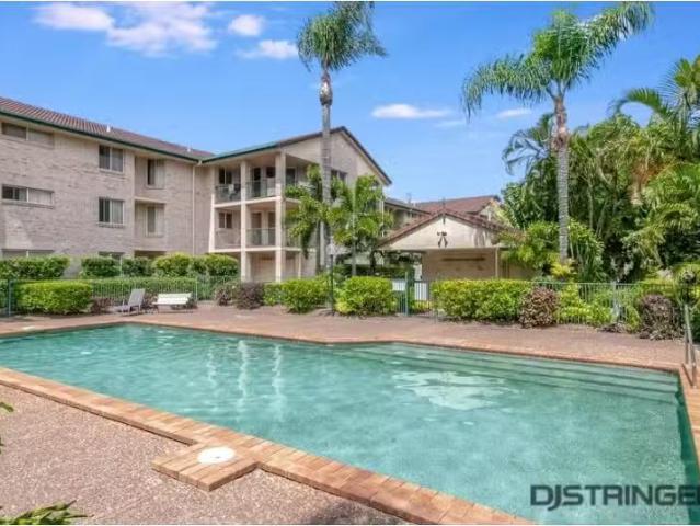 Cozy 2 BR 14/22 Binya Avenue, Tweed Heads Apartment for rent.