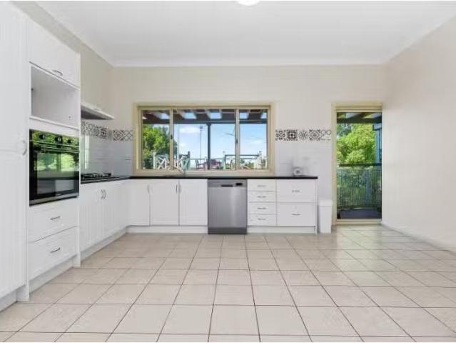 Unique 2 BR 1/47 Mirambeena Street, BELMONT NORTH Apartment fo.