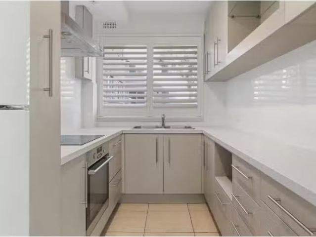 Deal! 2 BR 15/30 Foam Street, Freshwater Apartment for rent L.