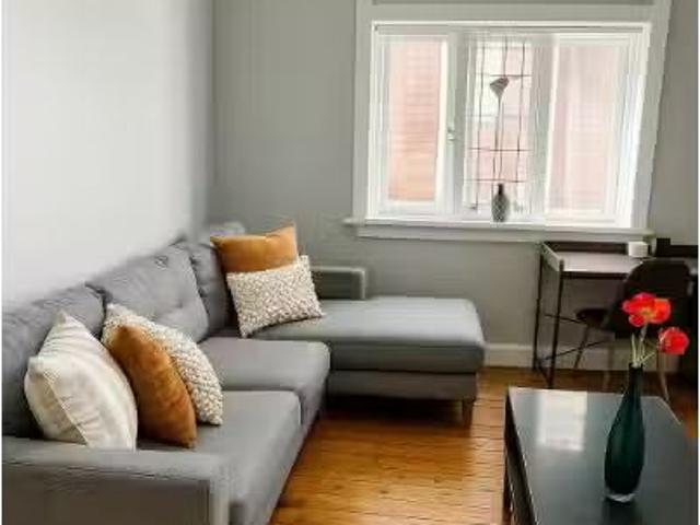 Cozy 2 BR 157 Glenayr Ave, Bondi Beach Apartment for rent Lis.