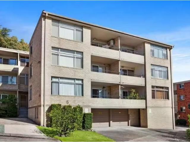 Nice 2 BR 1/5 Bortfield Drive, Chiswick Apartment for rent Li.