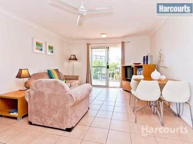 Nice 2 BR 17/13 15 Ann Street, TORQUAY, QLD 4655 Unit for Rent