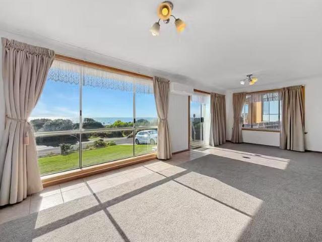 Just in! 2 BR 178 Main Road, PENGUIN, TAS 7316 House for Rent