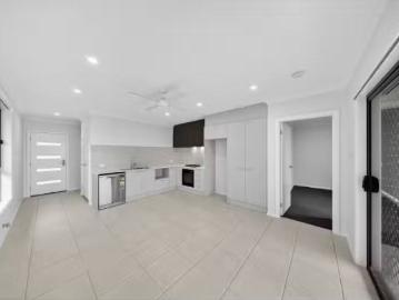 Deal! 2 BR 17a Footwall Road, GILLIESTON HEIGHTS Apartment for.