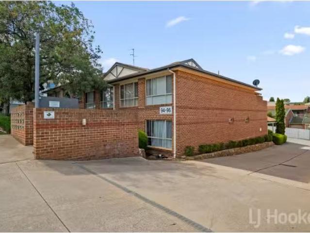 Just in! 2 BR 1/94 Collett Street, Queanbeyan Apartment for re.