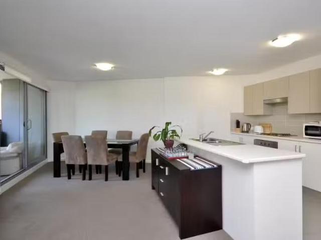 Cheap 2 BR 101/738 Hunter Street, Newcastle West Apartment for.