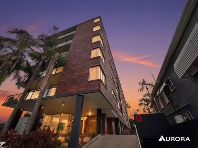 Cheap 2 BR 10/19 Ellis Street, Kangaroo Point Apartment for re.