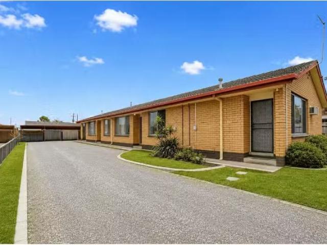 Just in! 2 BR 1/1099 Nowra Street, LAVINGTON Apartment for ren.