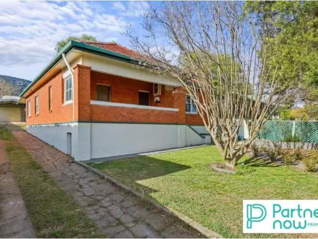Charming 2 BR 110 Upper Street, TAMWORTH House for rent Liste.