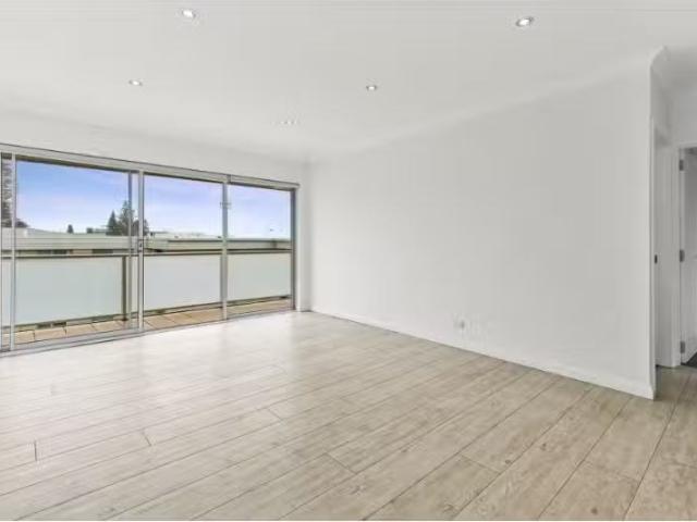 Nice 2 BR 11/1209 Pittwater Road, Collaroy Apartment for rent.