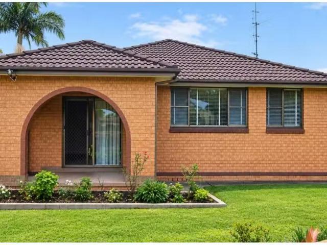 Charming 2 BR 1/115 Koona Street, ALBION PARK RAIL Apartment f.