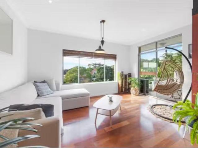 Charming 2 BR 11/2 Forrest Knoll Avenue, BONDI BEACH Property.