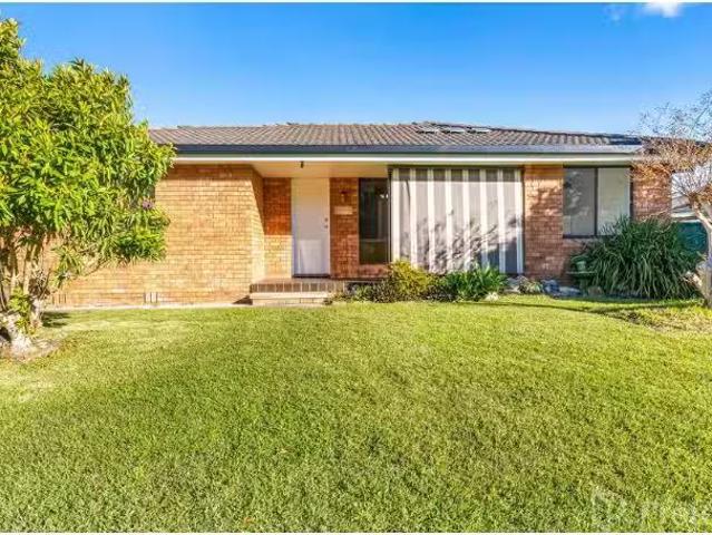 Charming 2 BR 1/15 Fairway Crescent, Forster Apartment for ren.