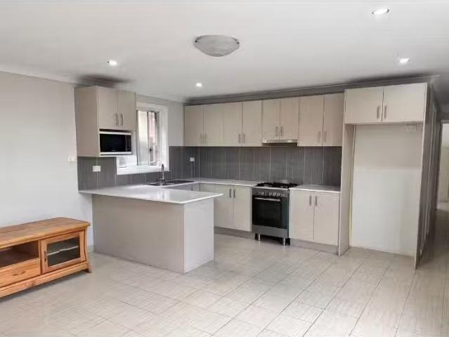 Rental! 2 BR 11a Chowne Place, Yennora House for rent Listed.