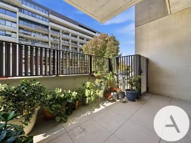 Nice 2 BR 12/4 Anzac Park, Campbell Apartment for rent Listed.