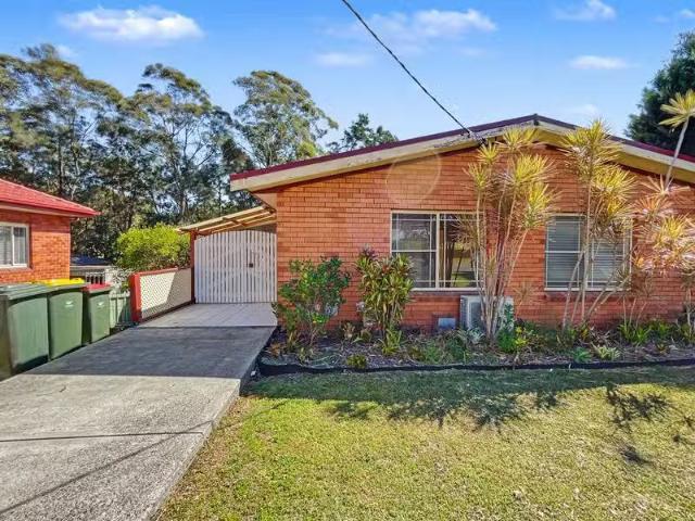 For Rent! 2 BR 1/24 Prince Edward Drive, Dapto, NSW 2530 Uni.
