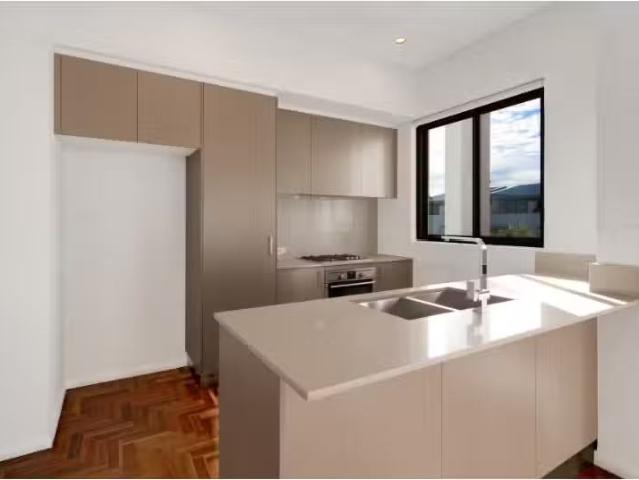 Unique 2 BR 13/166 Maroubra Road, Maroubra Apartment for rent.