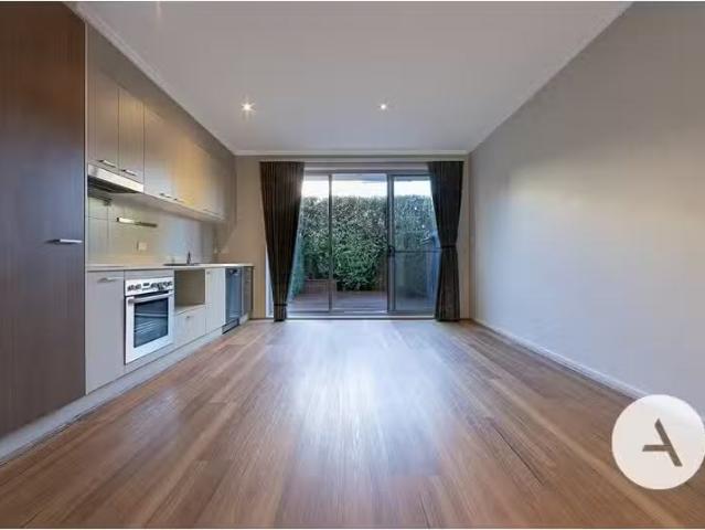 New 2 BR 13/20 Ijong Street, BRADDON Townhouse for rent Liste.