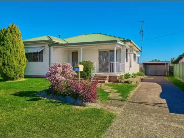 Charming 2 BR 139 High Street, Wauchope House for rent Listed.