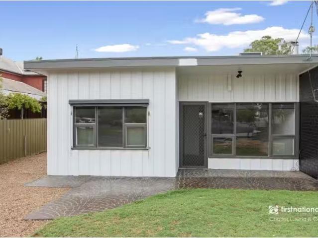 Deal! 2 BR 13A Connelly Street, Echuca Apartment for rent Lis.