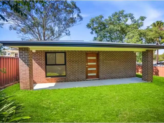 Charming 2 BR 24a Cooper Street, PENRITH BC Apartment for rent.