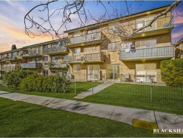 Nice 2 BR 2/85 Derrima Road, Queanbeyan Apartment for rent Li.