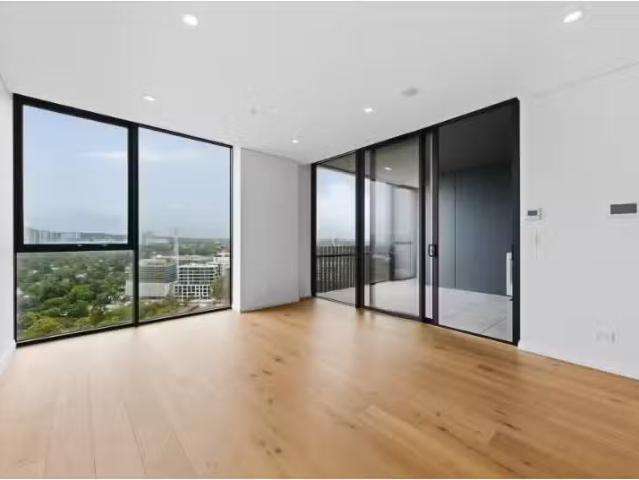 Cozy 2 BR 2001/4 Andalusian Way, Castle Hill Apartment for ren.