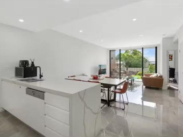 For Rent! 2 BR 2/127 Pennant Street, PARRAMATTA Apartment for.