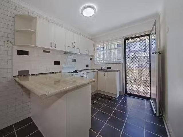 Nice 2 BR 2/19 Gladstone Street, Coorparoo, QLD 4151