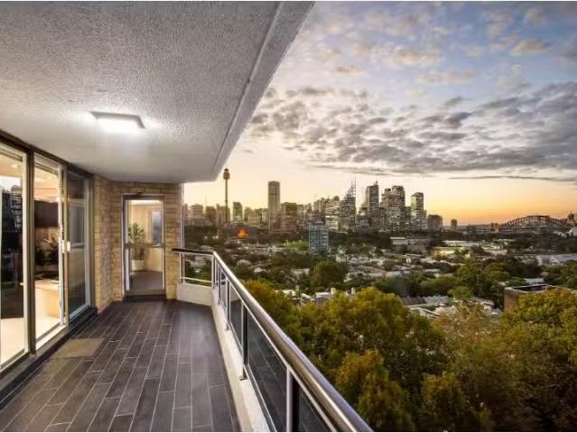 Nice 2 BR 22/204 Victoria Street, Potts Point Apartment for re.