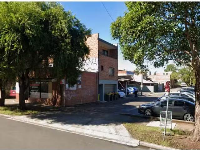 Cheap 2 BR 2/243 Belmore Road, Riverwood Apartment for rent L.