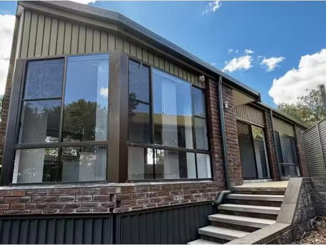 Charming 2 BR 2/2 Heffernan Terrace, Tamworth House for rent.