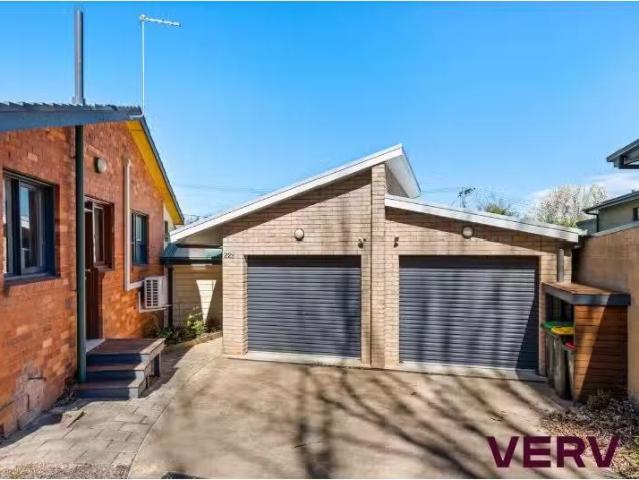 Rental! 2 BR 22B Lewin Street, Lyneham Townhouse for rent Lis.