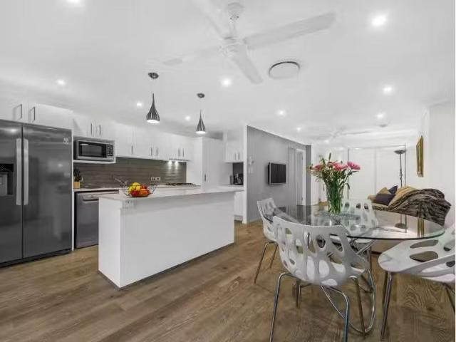 Just in! 2 BR 23/59 Robertson Street, FORTITUDE VALLEY Apartme.
