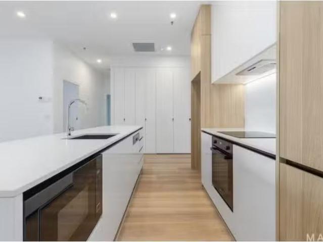Cheap 2 BR 236/1 Light Street, Griffith Apartment for rent Li.