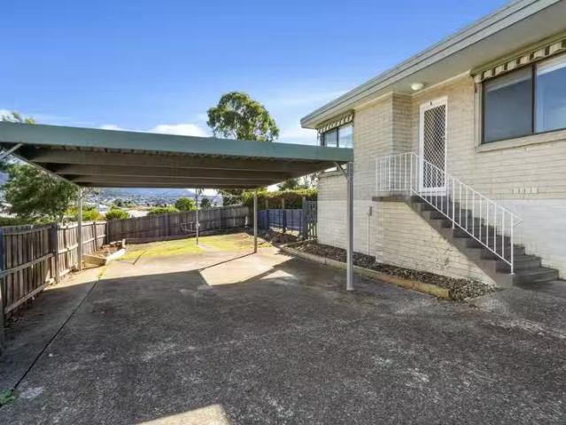 Charming 2 BR 2/3 Kirkland Street, GLENORCHY, TAS 7010 House.